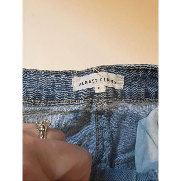 Almost Famous deconstructed Jean Shorts - Picture 3 of 10